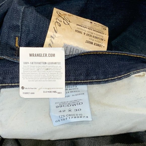 WRANGLER Relaxed Straight Leg Mens Dark Blue Denim Jeans Sz 42x30 Cotton Pants - Picture 9 of 9